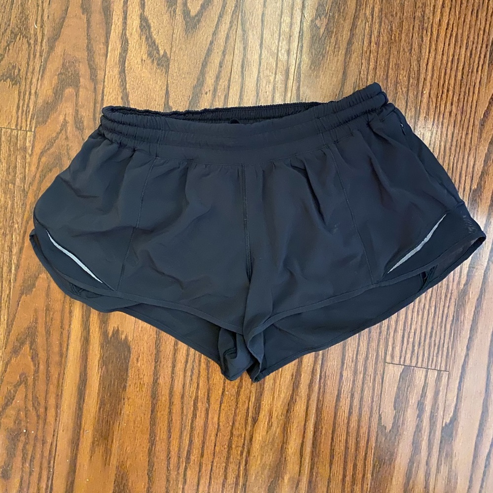 Lululemon Black shorty Hot Shorts